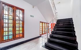 Super Townhouse City Center Ernakulam