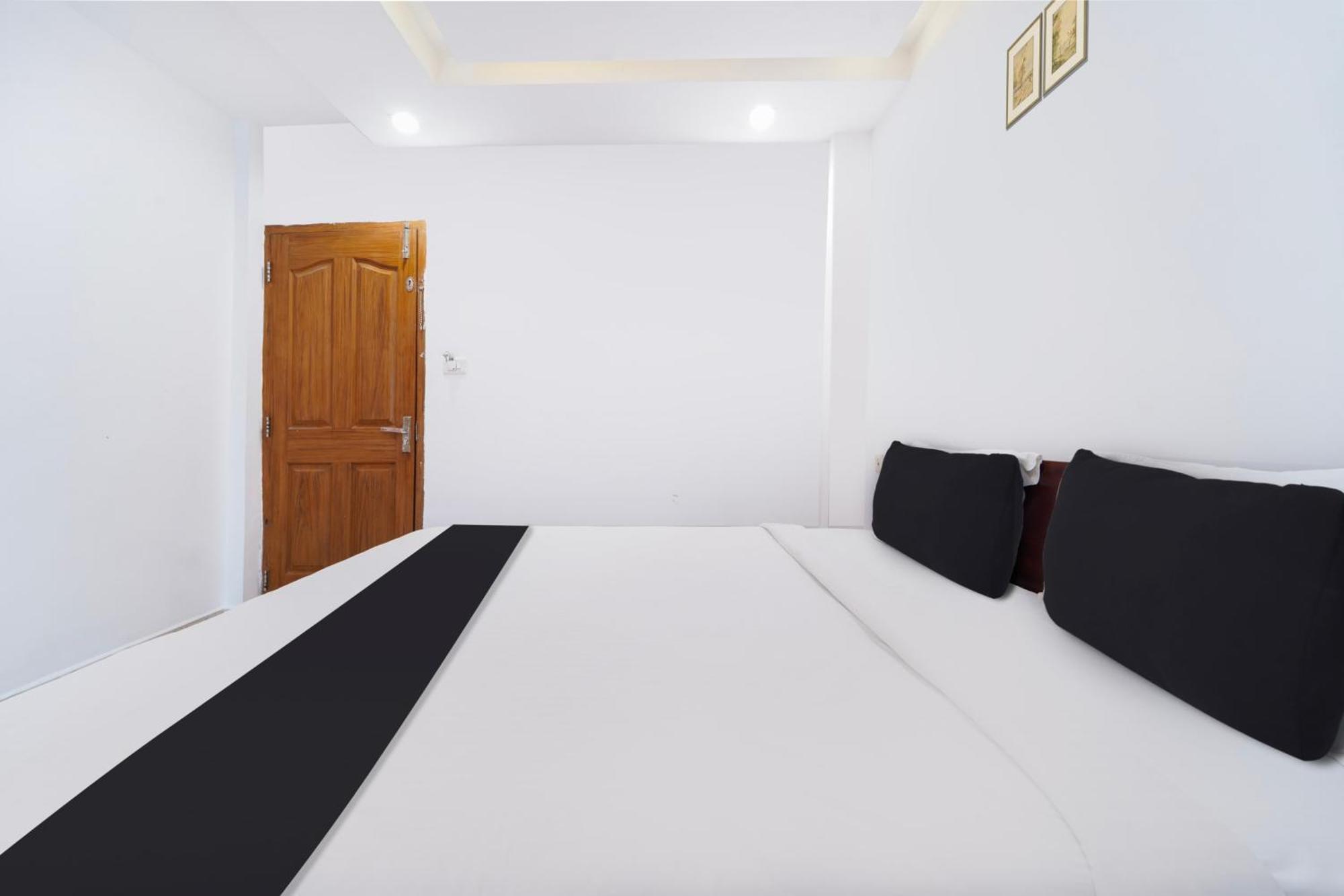 Super Townhouse City Center Ernakulam Kochi Exterior photo