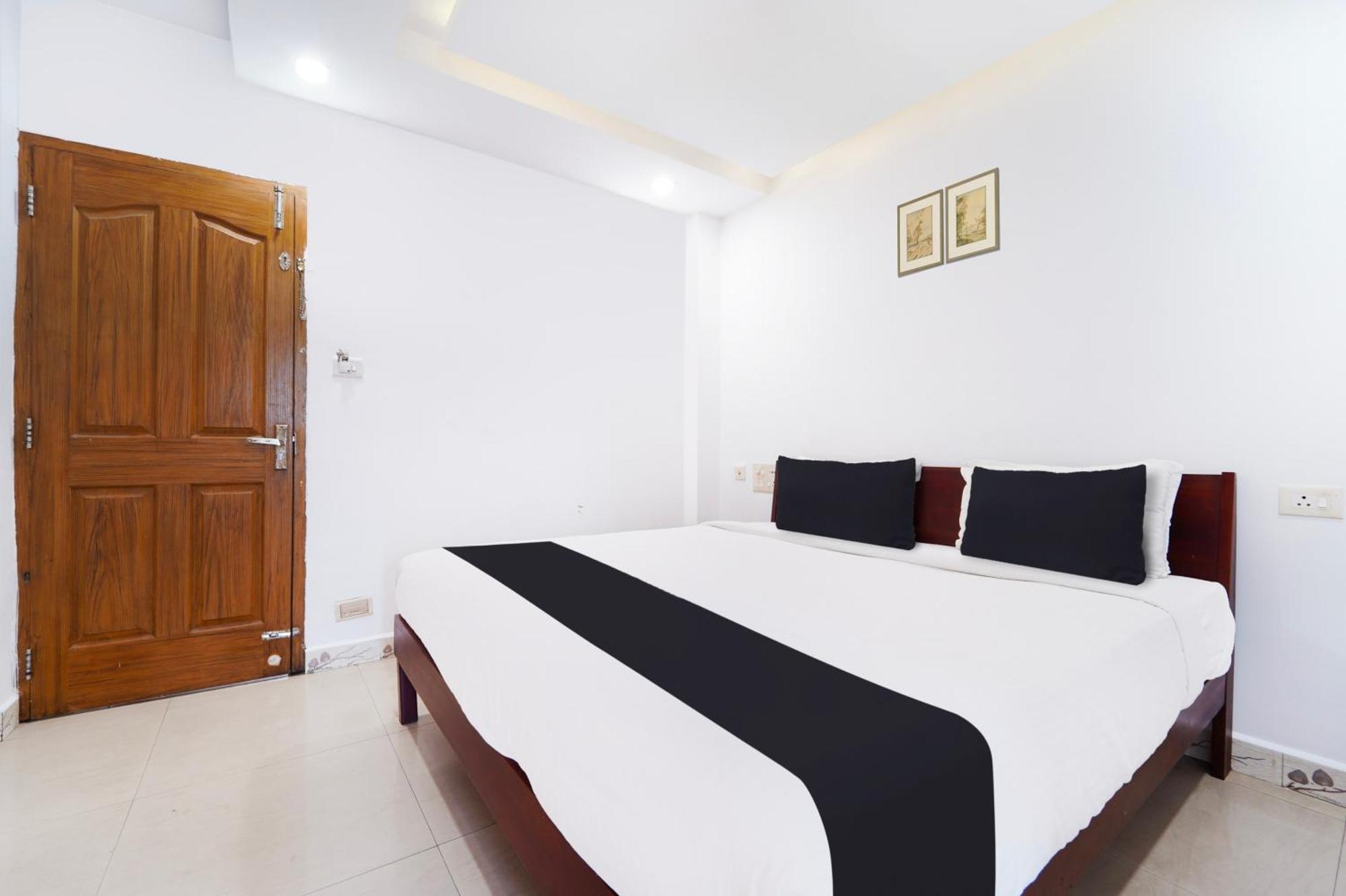 Super Townhouse City Center Ernakulam Kochi Exterior photo