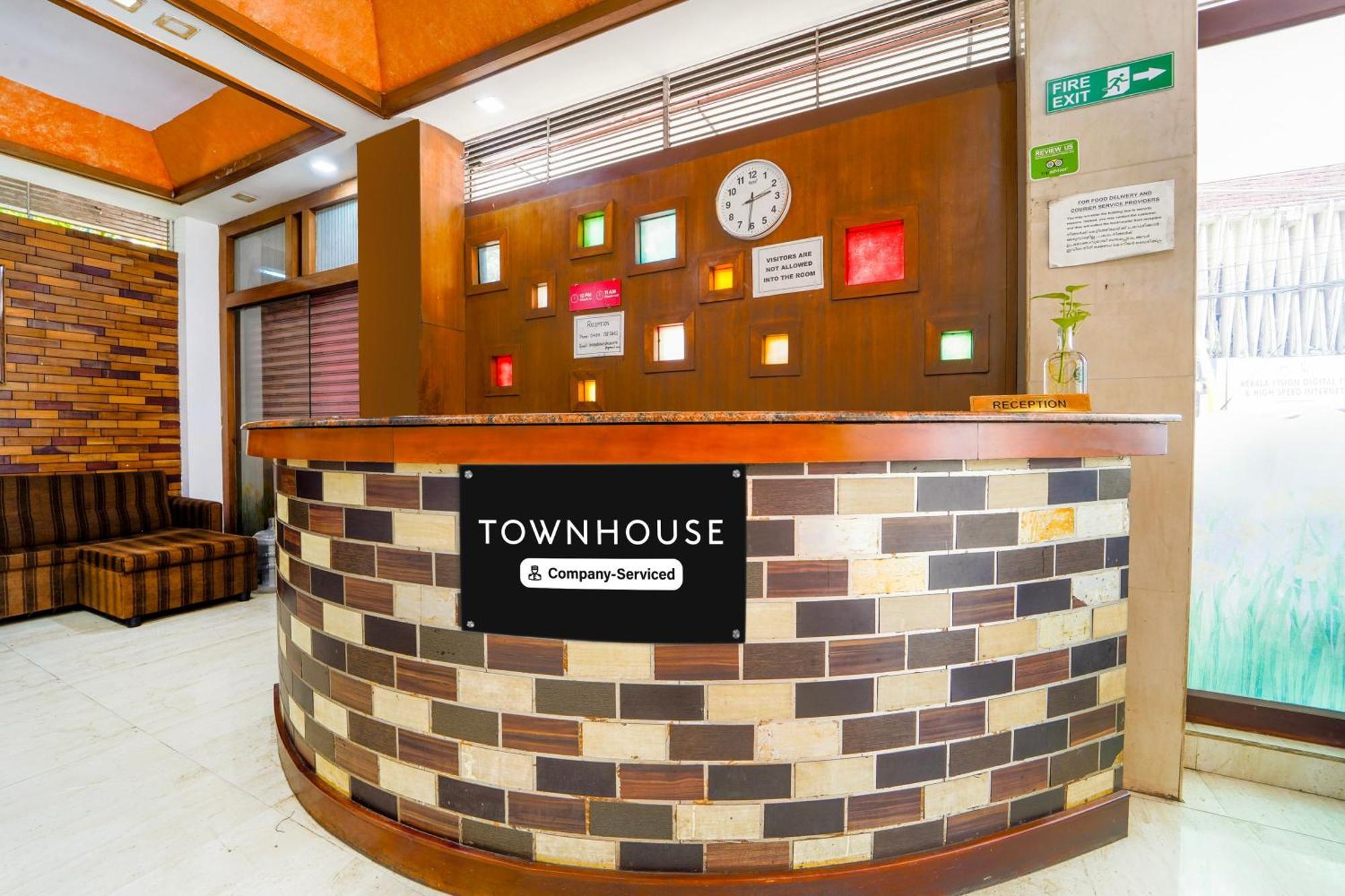 Super Townhouse City Center Ernakulam Kochi Exterior photo